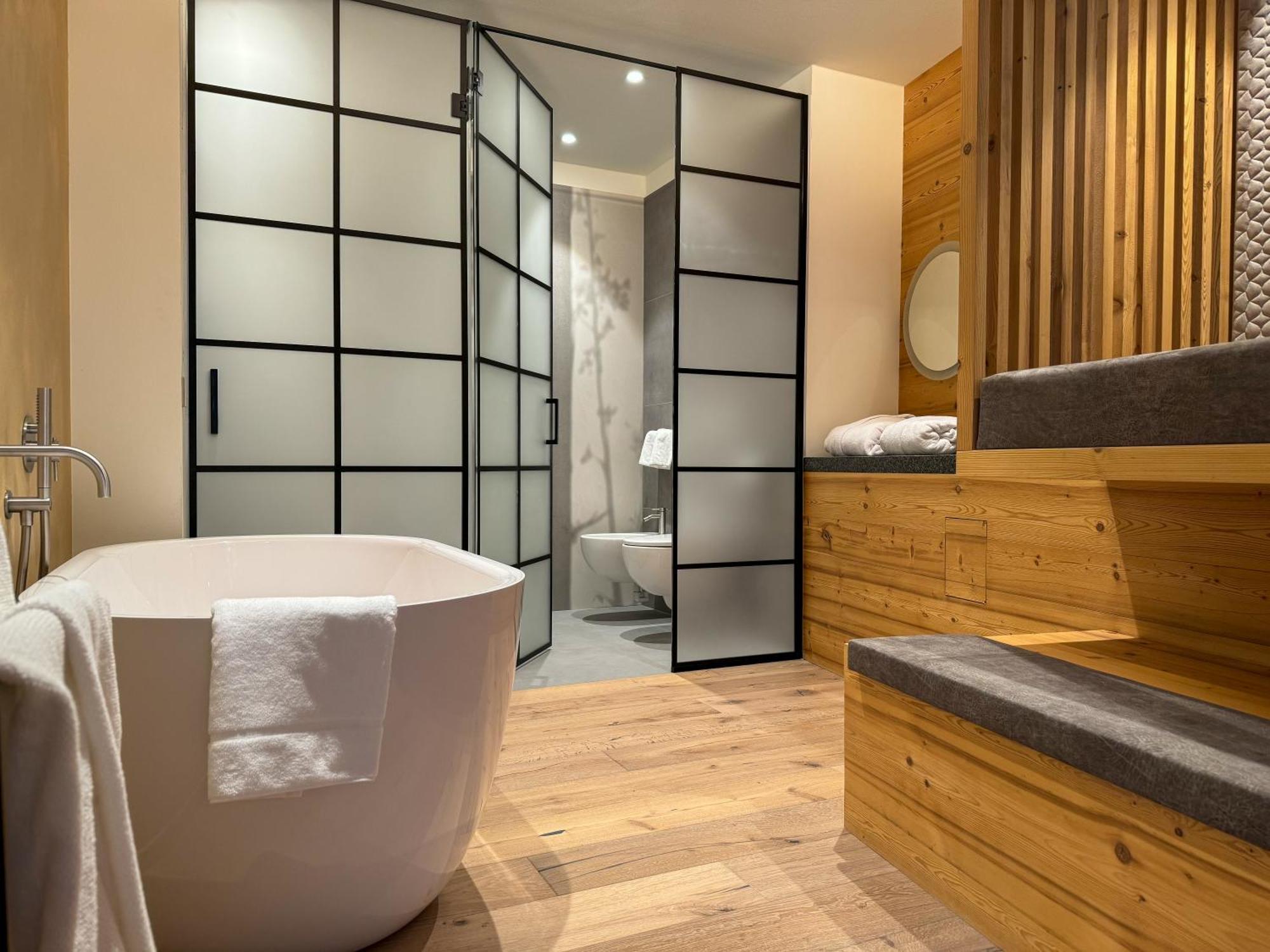 Vivi Suites & Spa - Boutique Guest House Molveno Exterior photo